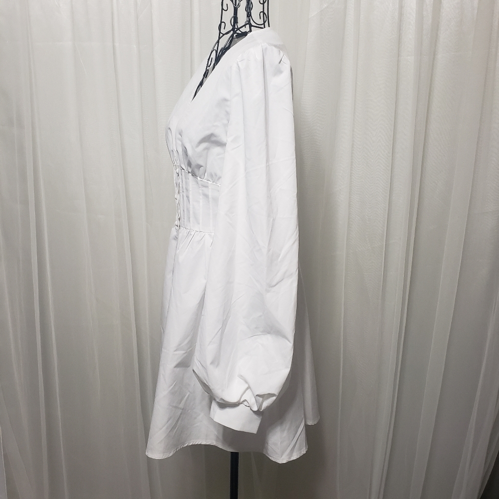 PrettyLittleThing Sz 4 White Skater Dress - Picture 7 of 13